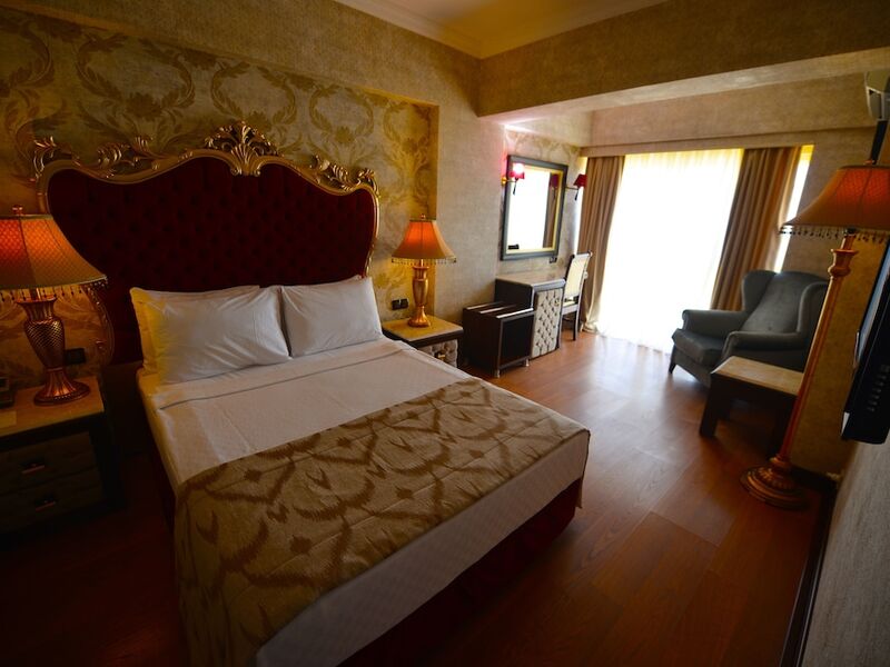 Laur Hotels Experience Elegance