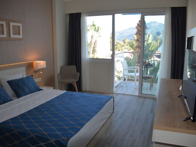 Fortezza Beach Resort Hotel