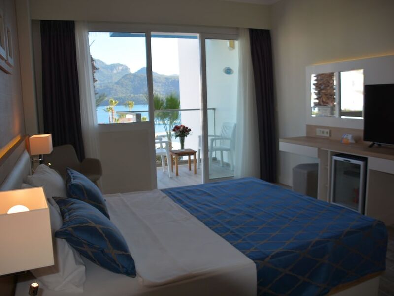 Fortezza Beach Resort Hotel