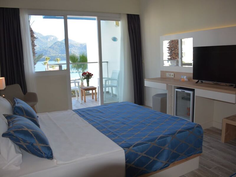 Fortezza Beach Resort Hotel