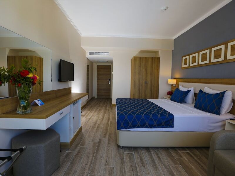 Fortezza Beach Resort Hotel