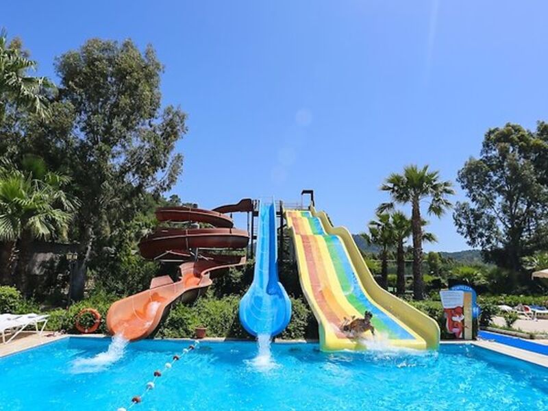 Fortezza Beach Resort Hotel