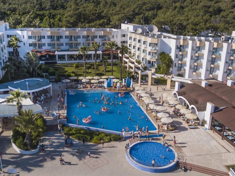 Fortezza Beach Resort Hotel
